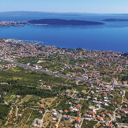 1 Bedroom Amazing Apartment In Kastel Kambelovac Kaštela エクステリア 写真